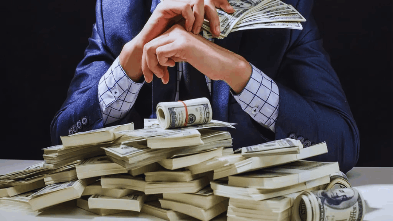 10 Billionaires Who Live Like Ordinary People